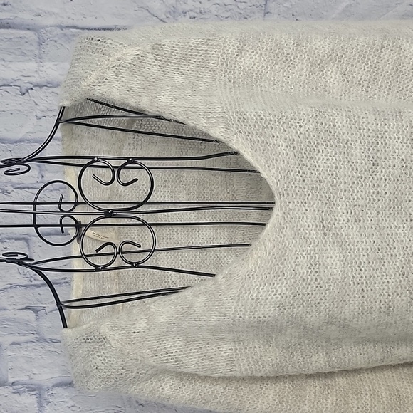 FREE PEOPLE Light Gray Part Alpaca and Mohair Lightweight Sweater XS Ru… - Picture 2 of 8
